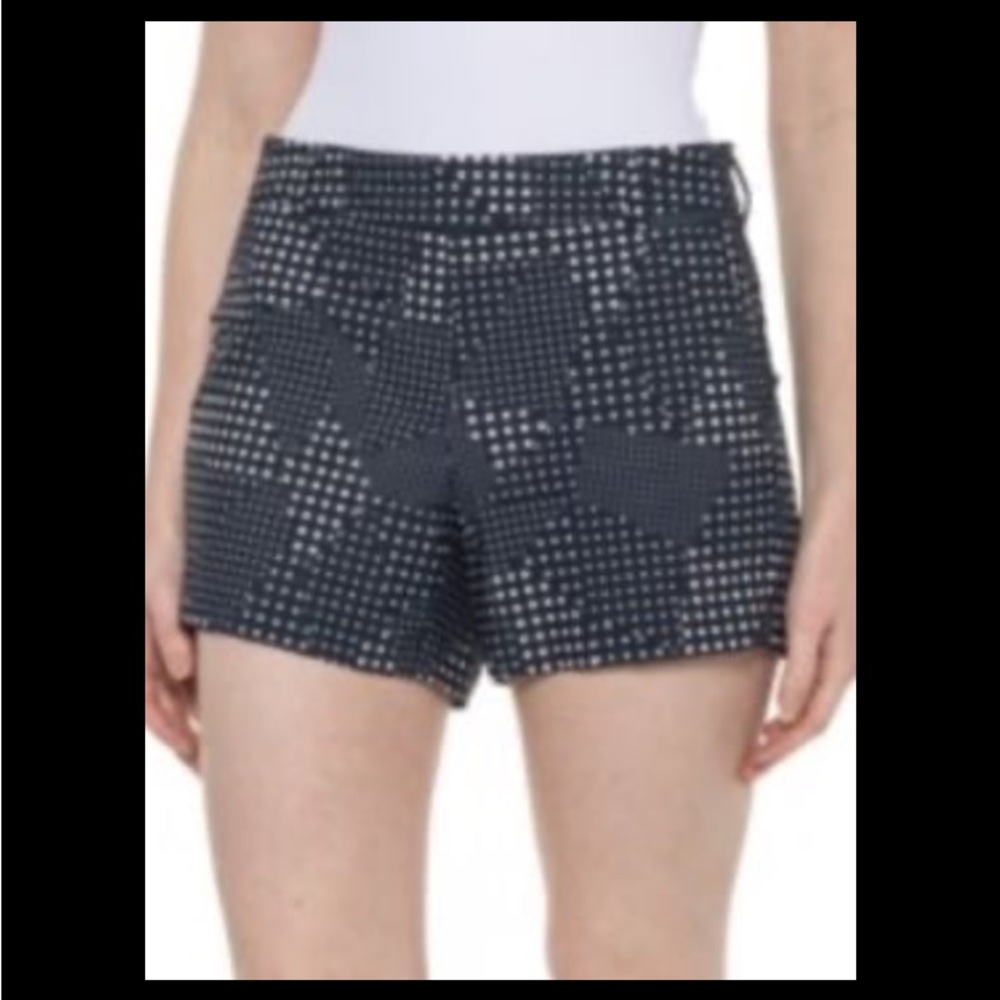 Spanx sunshine 4” shorts in size large